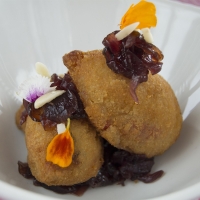 Croquetas de Verduras y Queso de Cabra con Cebolla Dulce