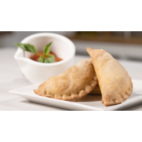 Pastéis de atum com molho de tomate e manjericão