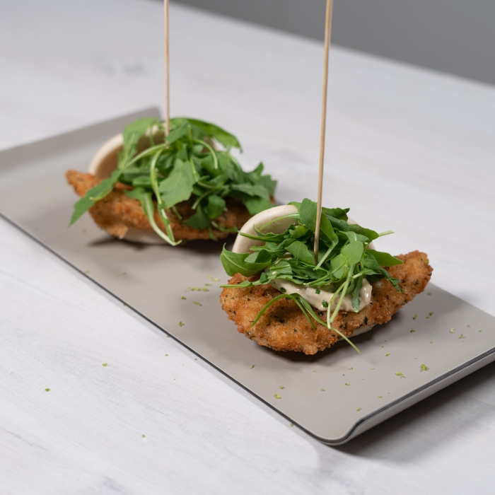 Filete de Pechuga de Pollo Empanada con Pan Bao