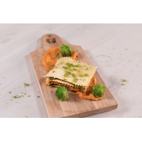 Lasaña de espinacas sin bechamel con romanesco y salsa romesco